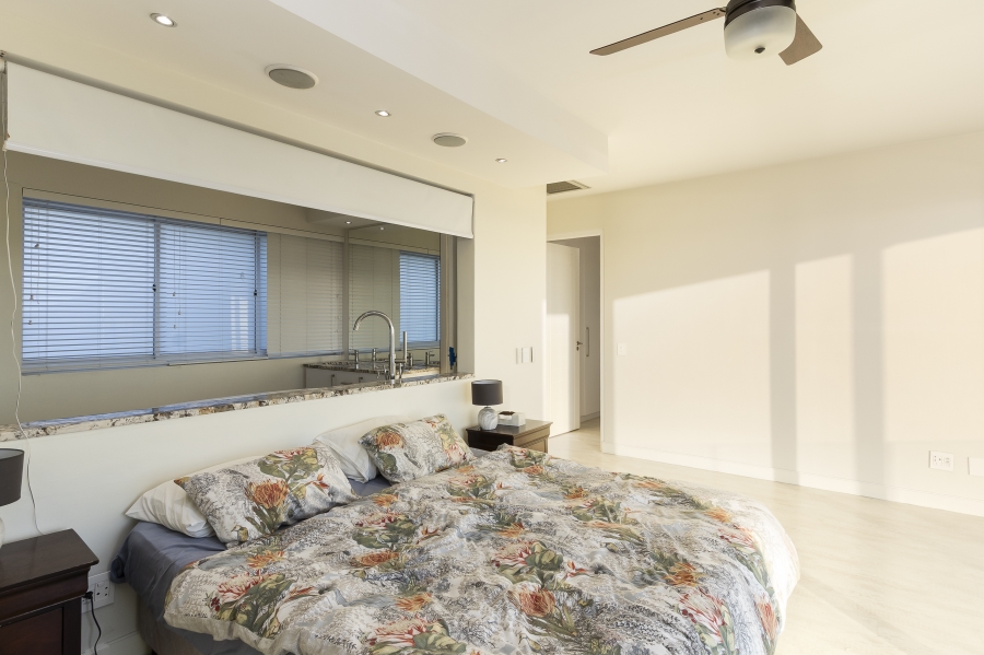 To Let 4 Bedroom Property for Rent in Harbour Island Western Cape